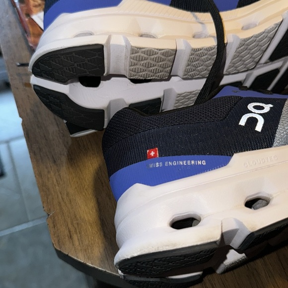 Ladies cloud runner blue sneakers size 8 perfect shape dress engineering. - Picture 11 of 11